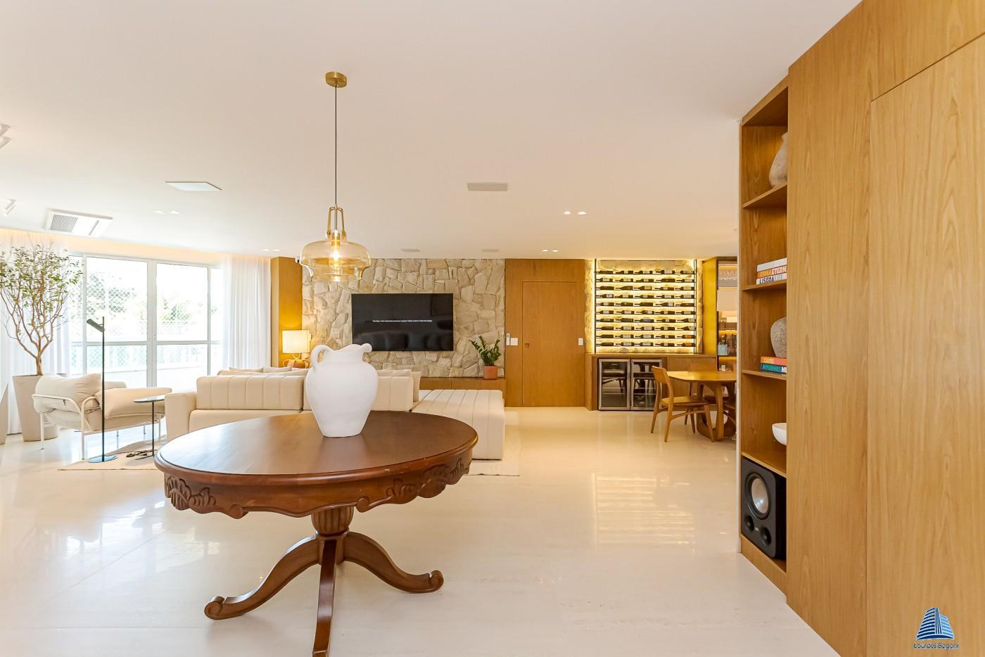 Apartamento, 4 quartos, 214 m² - Foto 1